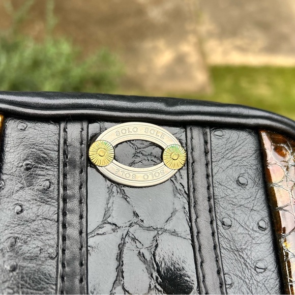 Vintage artisan crocodile ostrich embellished medallion handbag - Picture 6 of 8